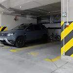Διαμέρισμα Cozy With Parking Bakalarska By Renters Βαρσοβία
