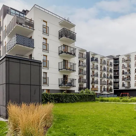 Cozy With Parking Bakalarska By Renters Varsovie