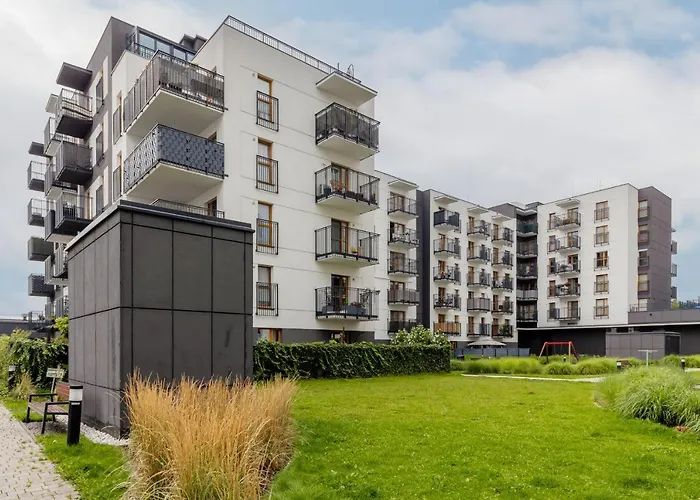 Cozy With Parking Bakalarska By Renters Varsovie