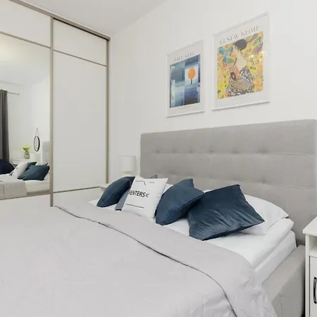 Appartamento Cozy With Parking Bakalarska By Renters