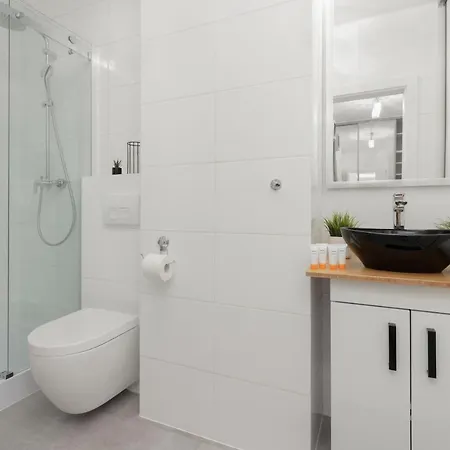 Cozy With Parking Bakalarska By Renters * Varsovia