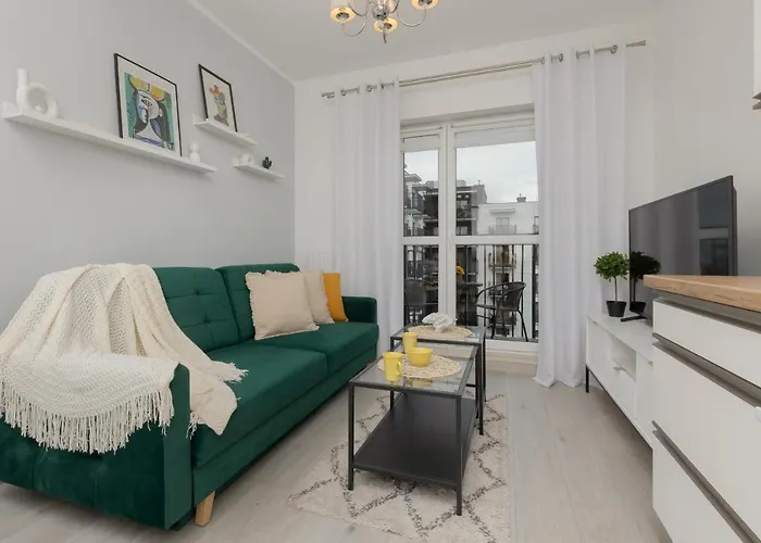 Cozy With Parking Bakalarska By Renters Appartamento Varsavia