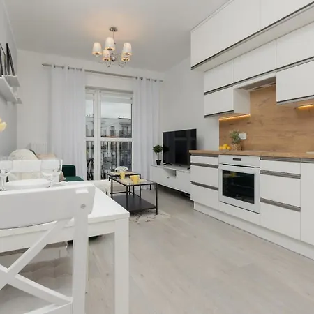 Cozy With Parking Bakalarska By Renters * Βαρσοβία